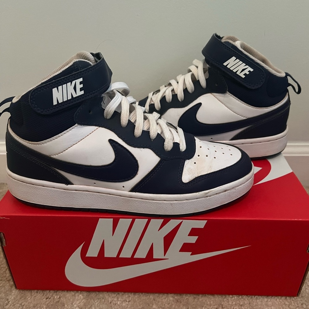 Nike Youth Court Borough Mid 2 Navy Blue and White High-Top Sneakers
